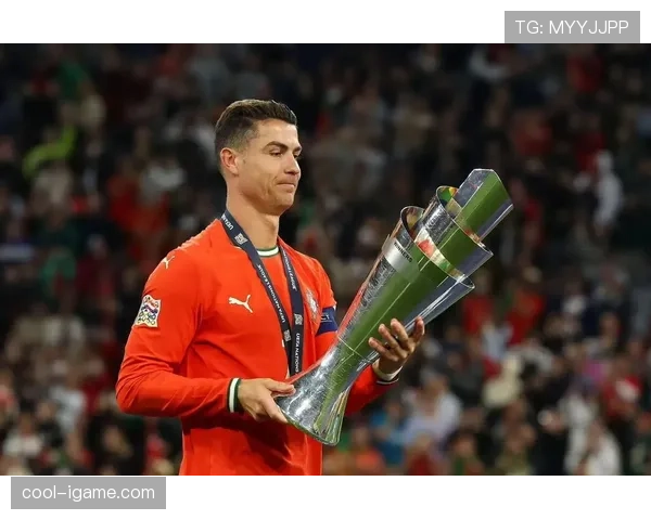 足球球星全景：现代足球魅力与挑战的深度解析