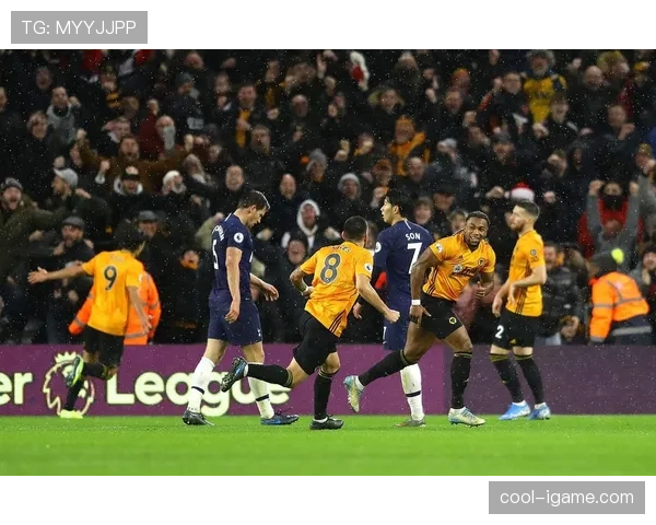 特劳雷离队，狼队阵容焕然一新，新赛季竞争力备受期待