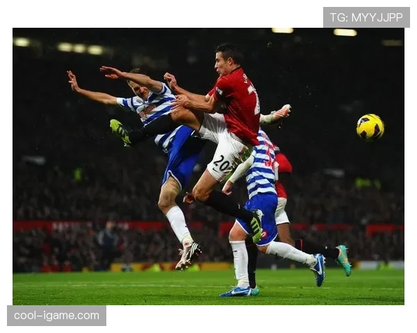 奥格斯堡战术解析：精妙布局撕裂防线，逆转取胜之道