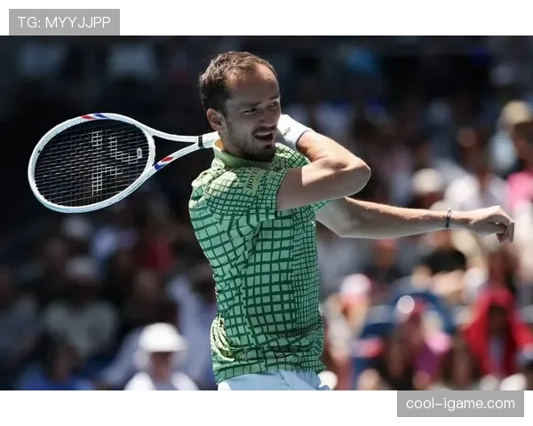 里奥球员状态回暖，持续展现非凡表现，助力球队冲击冠军。