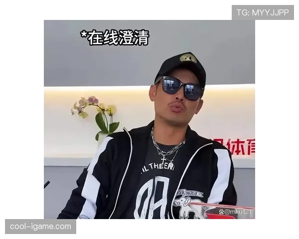 林丹出门像邻家大叔，手里那只包让我怀疑自己是不是看错剧本